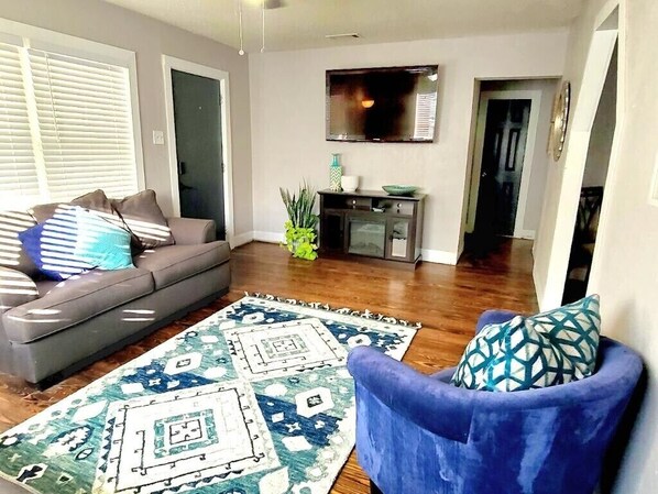 Smart TV, fireplace - Dallas Fair Park 3B/2B Downtown Deep Ellum (Dallas)