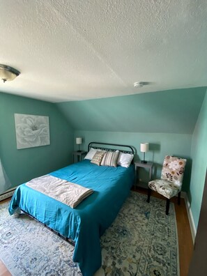 3 bedrooms, iron/ironing board, travel cot, free WiFi