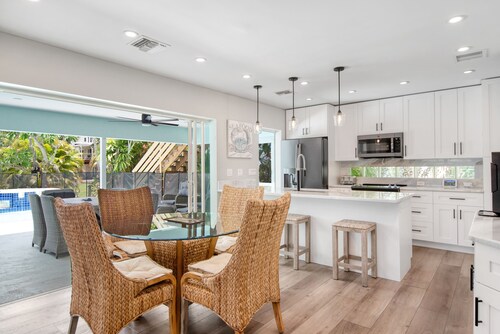 Waterfront Paradise with Private Dock & Pool - Naples/Marco Island Summer/Snow