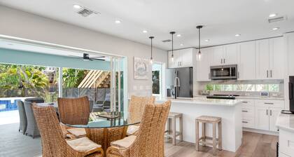 Waterfront Paradise with Private Dock & Pool - Naples/Marco Island Summer/Snow