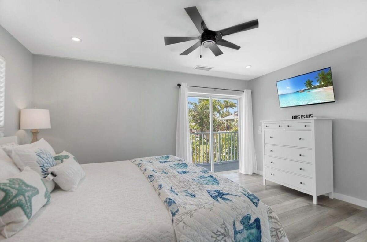 Photo 14 of Waterfront Paradise with Private Dock & Pool - Naples/Marco Island Summer/Snow