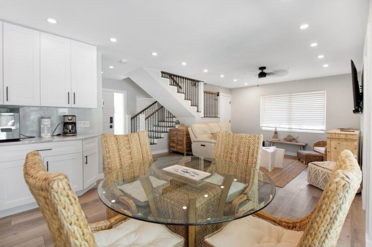 Photo 10 of Waterfront Paradise with Private Dock & Pool - Naples/Marco Island Summer/Snow