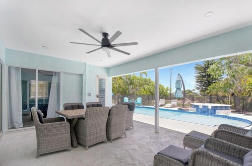 Waterfront Paradise with Private Dock & Pool - Naples/Marco Island Summer/Snow