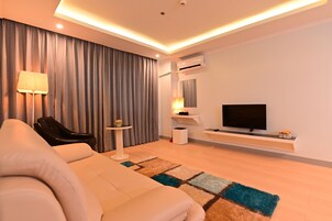 家庭房 | 迷你吧、客房内保险箱、特色家居、办公桌