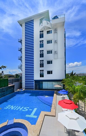 Outdoor pool, open 8:00 AM to 8:00 PM, pool umbrellas, sun loungers - T Shine Resort and Spa (Lapu-Lapu)