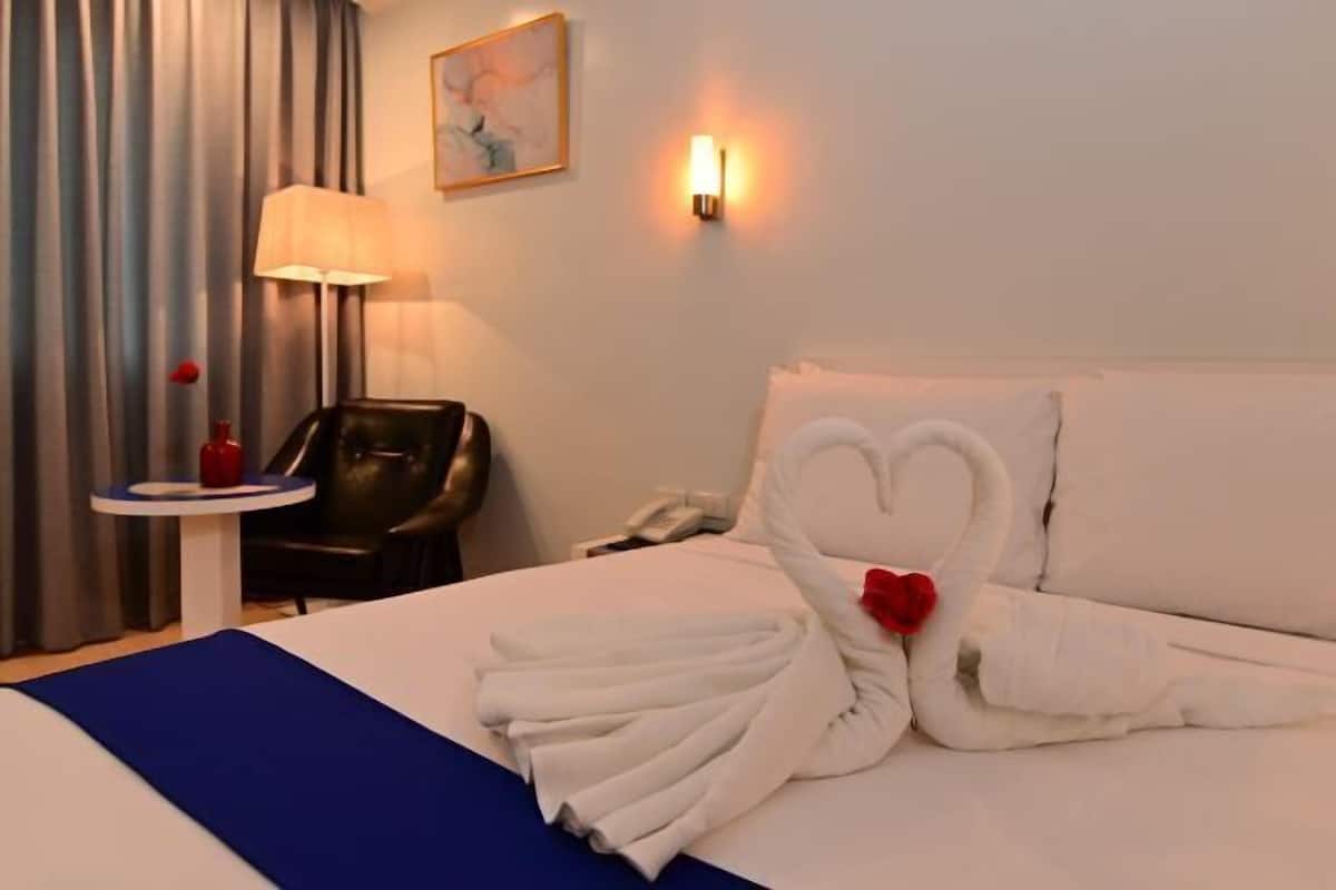 1 bedroom, minibar, in-room safe, individually furnished
