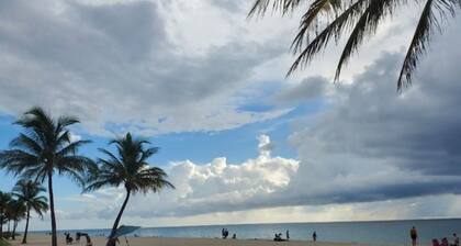 New Cozy Studio, 5 minutes To Las Olas!!