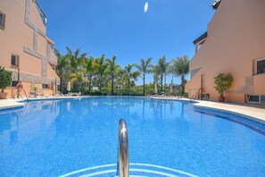 Pool - Penthouse with 3 bedrooms and spectacular views in Nueva Andalucía, Marbella (Marbella)