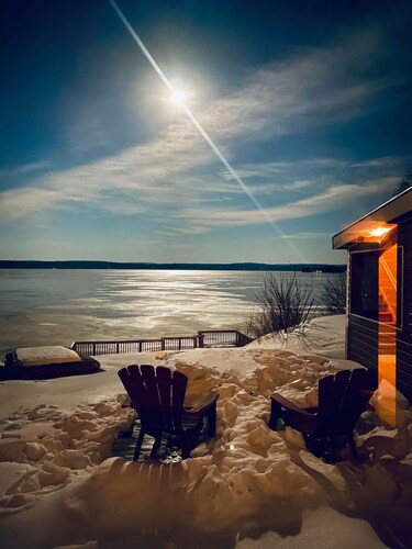 Luxurious 4 Bedroom Lakefront Paradise