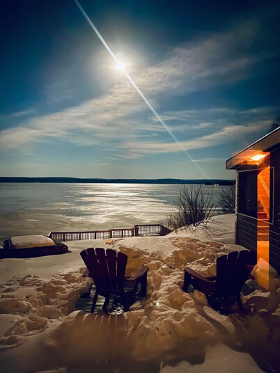 Luxurious 4 Bedroom Lakefront Paradise
