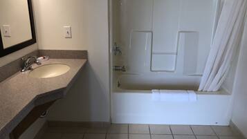 Deluxe Double Room, 2 Double Beds | Bathroom | Towels, soap, shampoo, toilet paper