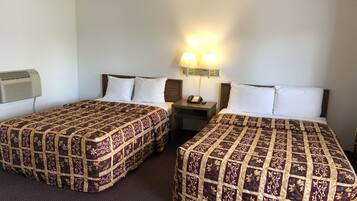 Economy-værelse til 4 personer | Pengeskab på værelset, individuelt design, individuel indretning