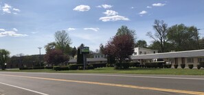 Front of property - Deep Well Motel (Owego)