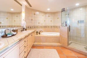 Hair dryer, towels - B201- Cope | 2 Bed, 2.5 Bath (Cabo San Lucas)