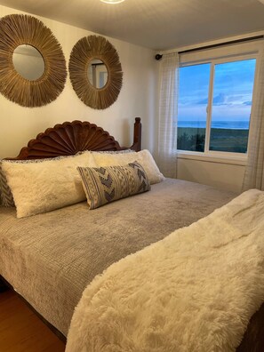 5 bedrooms, free WiFi, bed sheets