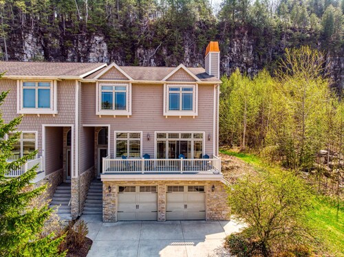 Large Group Luxury condo in the heart of Fish Creek