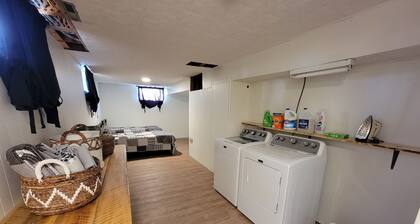 Lovely Three Bedroom Farmhouse between Lethbridge and Coaldale