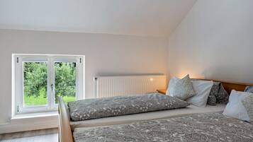 2 bedrooms, free WiFi, bed sheets