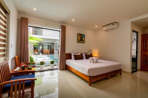 Minibar, desk, blackout drapes, soundproofing - Tomorrow Villa Hoi An (Da Nang)
