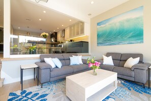 تلفزيون ذكي، كُتُب، ستيريو