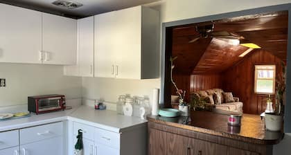 West End Beach House - 5 Minute Walk To The Beach