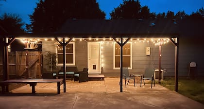 Beautiful Home in the Heart of Springfield! So Perfect!