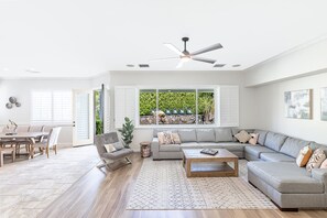 Smart TV, futbolito y estéreo 