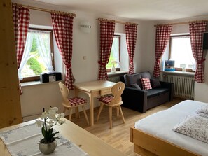 1 camera, accesso a Internet, lenzuola