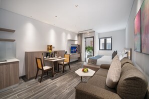 Studio Deluxe Twin | Egyptian cotton sheets, premium bedding, down duvets, pillow-top beds - The Dream Suite (Da Nang)