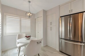 Interior - Gated First Floor Condo, Heated Community Pool & Spa, Near TPC, Westworld, Dining, Shopping & Hiking (Scottsdale)