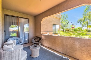 Terrace/patio - Gated First Floor Condo, Heated Community Pool & Spa, Near TPC, Westworld, Dining, Shopping & Hiking (Scottsdale)