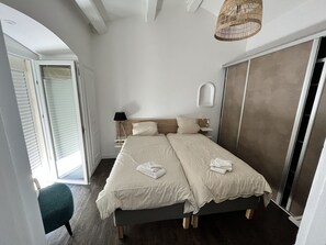 3 Schlafzimmer, Zimmersafe, Schreibtisch, Bügeleisen/Bügelbrett