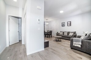 Smart TV, books - Family Home with Office and Private Yard (Calgary)