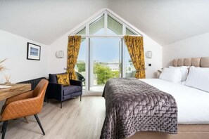 4 Schlafzimmer, Bügeleisen/Bügelbrett, WLAN, Bettwäsche