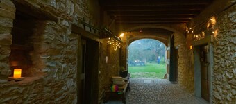 Cervano Gino country apartment with lake view and fireplace