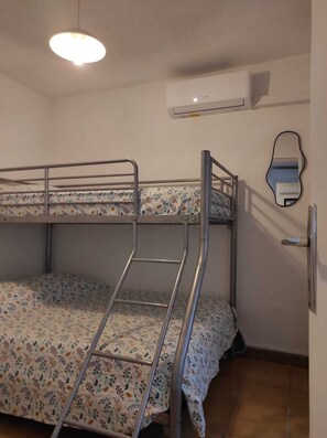 2 Schlafzimmer, Bügeleisen/Bügelbrett, Reisekinderbett, WLAN