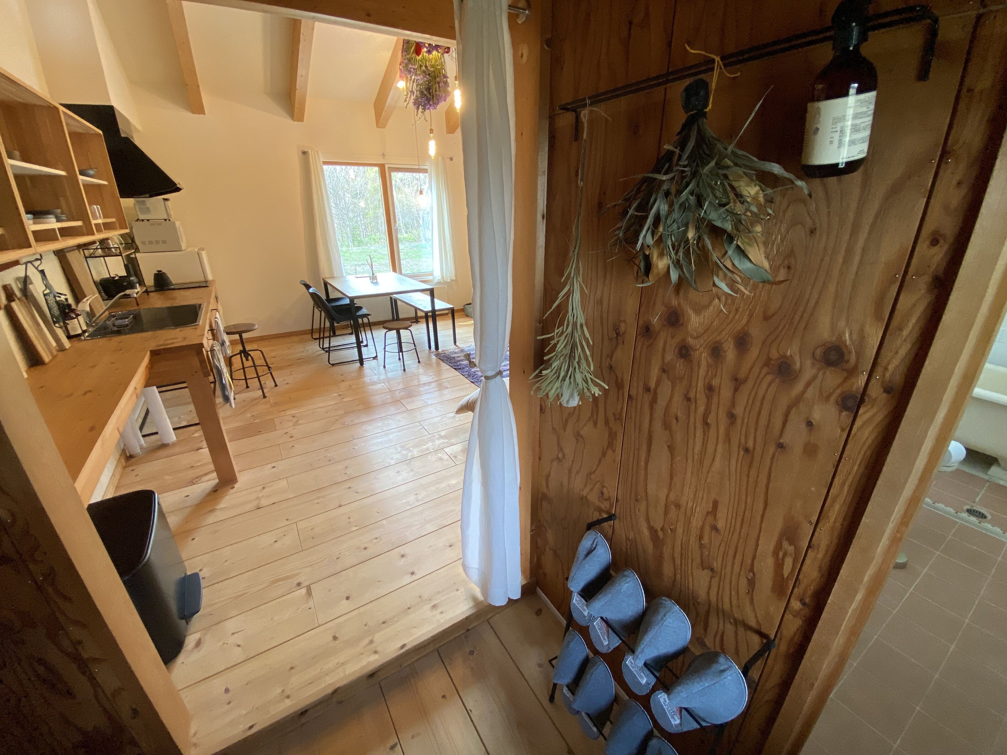 Basic Room | Living area