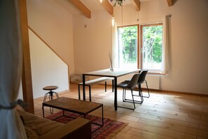 Basic Room | Makan dalam bilik