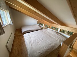 Basic Room | 1 bedroom, desk, free WiFi