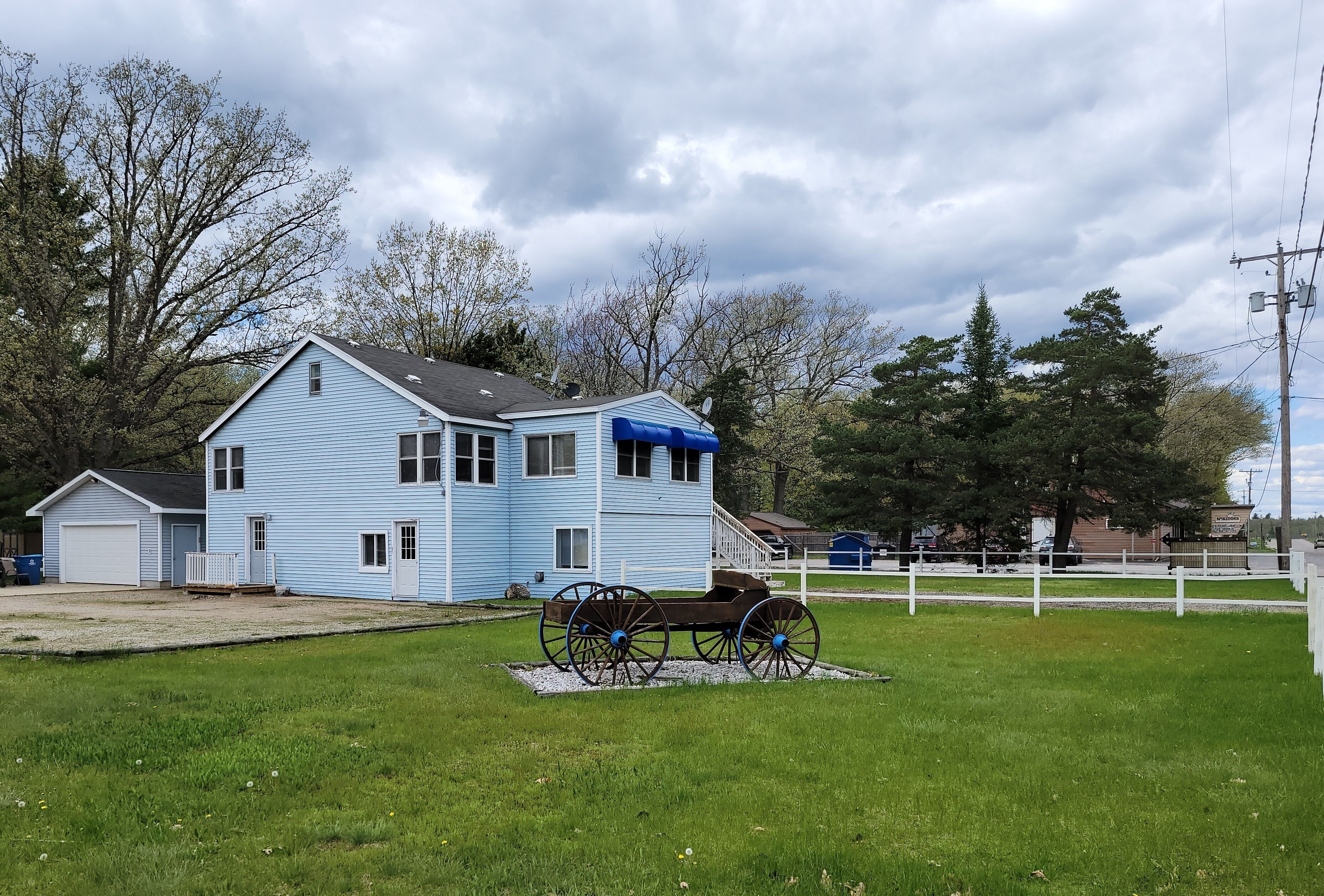 Houghton Lake Wagon Wheel Cottage A in Houghton Lake, United States
