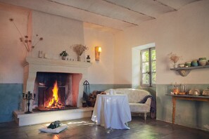 Interior - Magnificent Provencal House Full of Charm and Taste (Aigaliers)