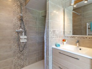 Hair dryer, towels - l'Emeraude by Interhome (Saint Cast le Guildo)
