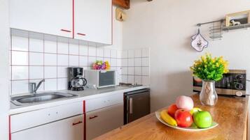 Kühlschrank, Mikrowelle, Ofen, Toaster