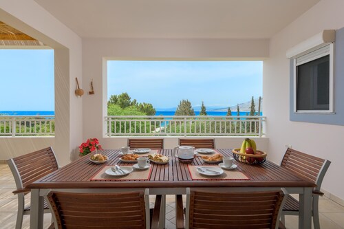 Villa Evelyn Pefkous