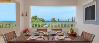 Villa Evelyn Pefkous