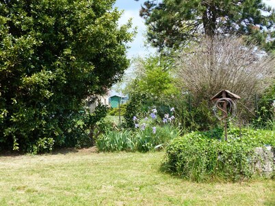 Rustic house in Montvicq with garden, pets allowed