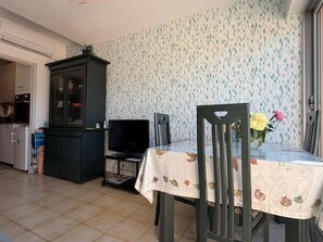 Dining - BANYULS-SUR-MER, studio with terrace, near beach (Banyuls-sur-Mer)