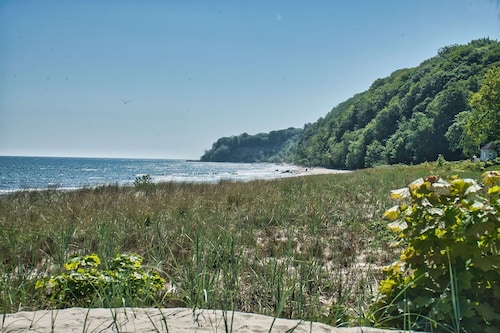 Terrasse, gratis Nutzung vom AHOI Erlebnisbad und Sauna - Villa Karola FeWo 02