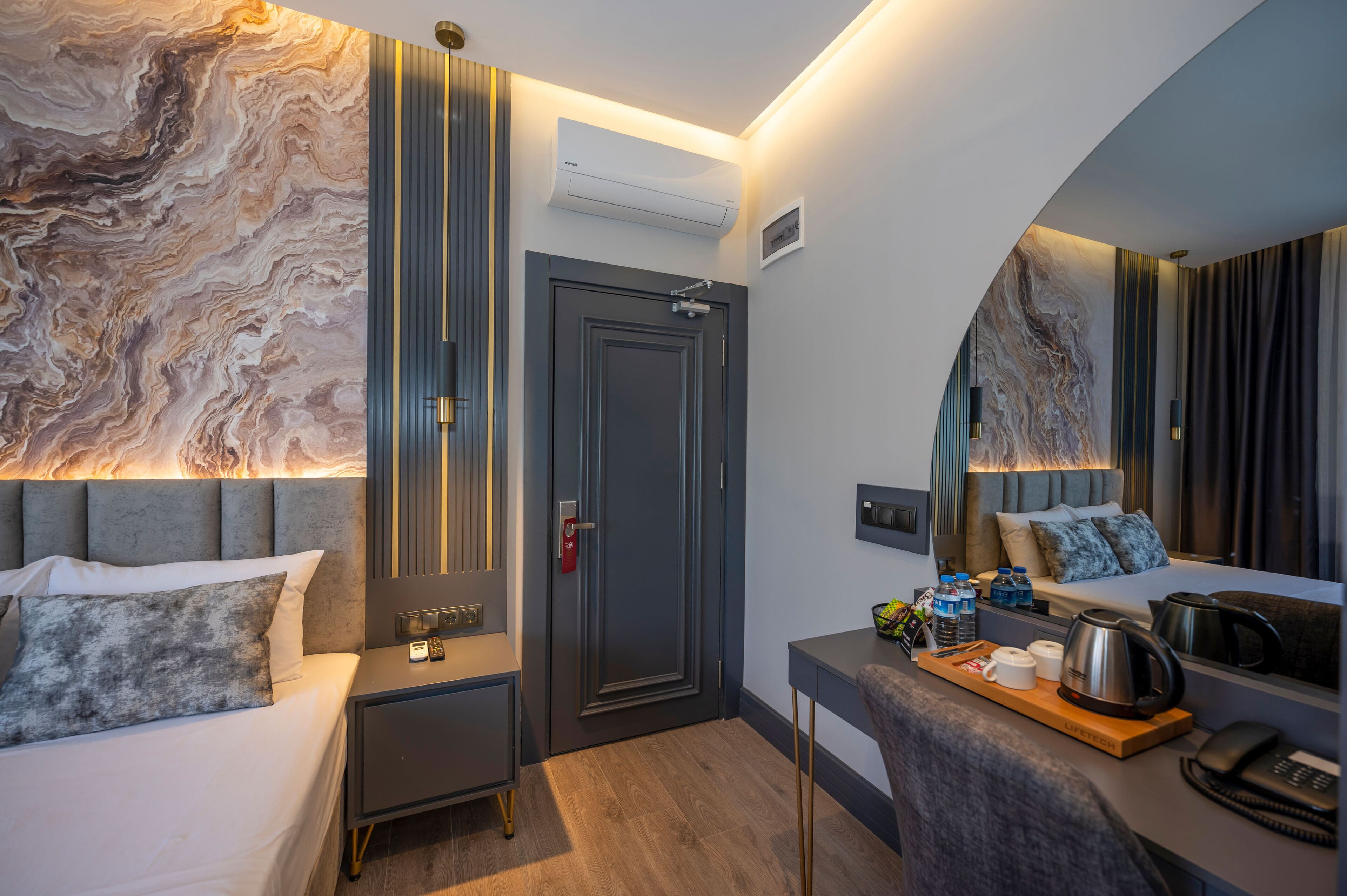 superior double room | 1 bedroom, premium bedding, minibar, laptop workspace