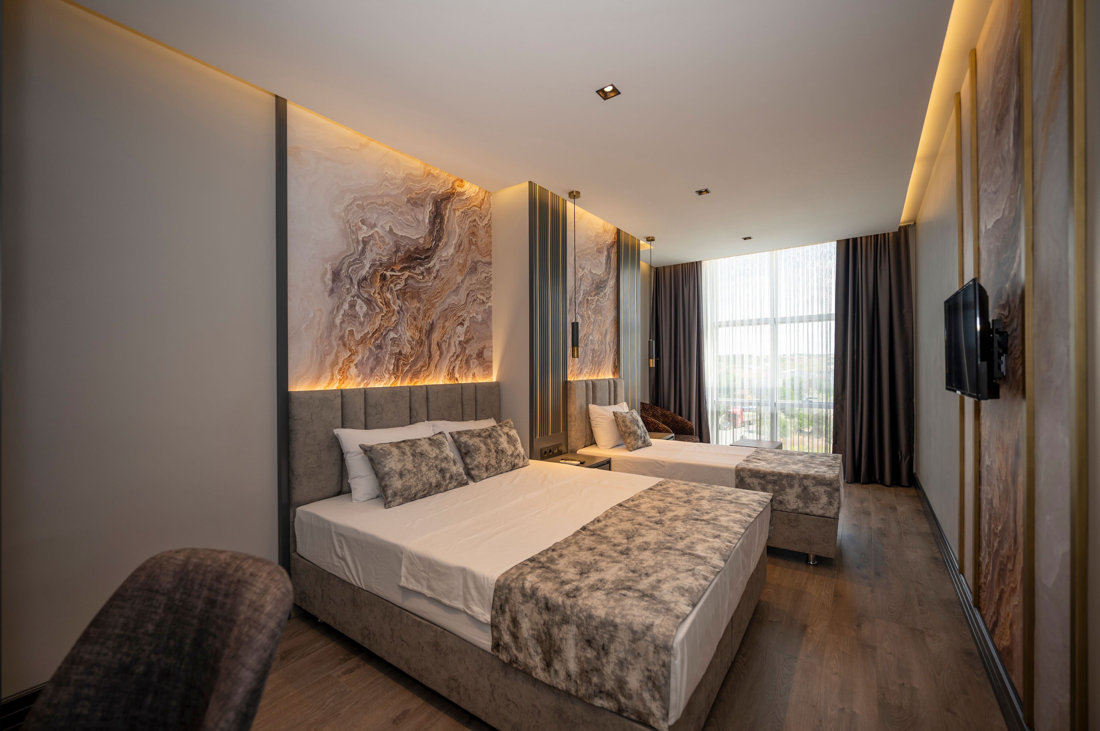 superior triple room | 1 bedroom, premium bedding, minibar, laptop workspace